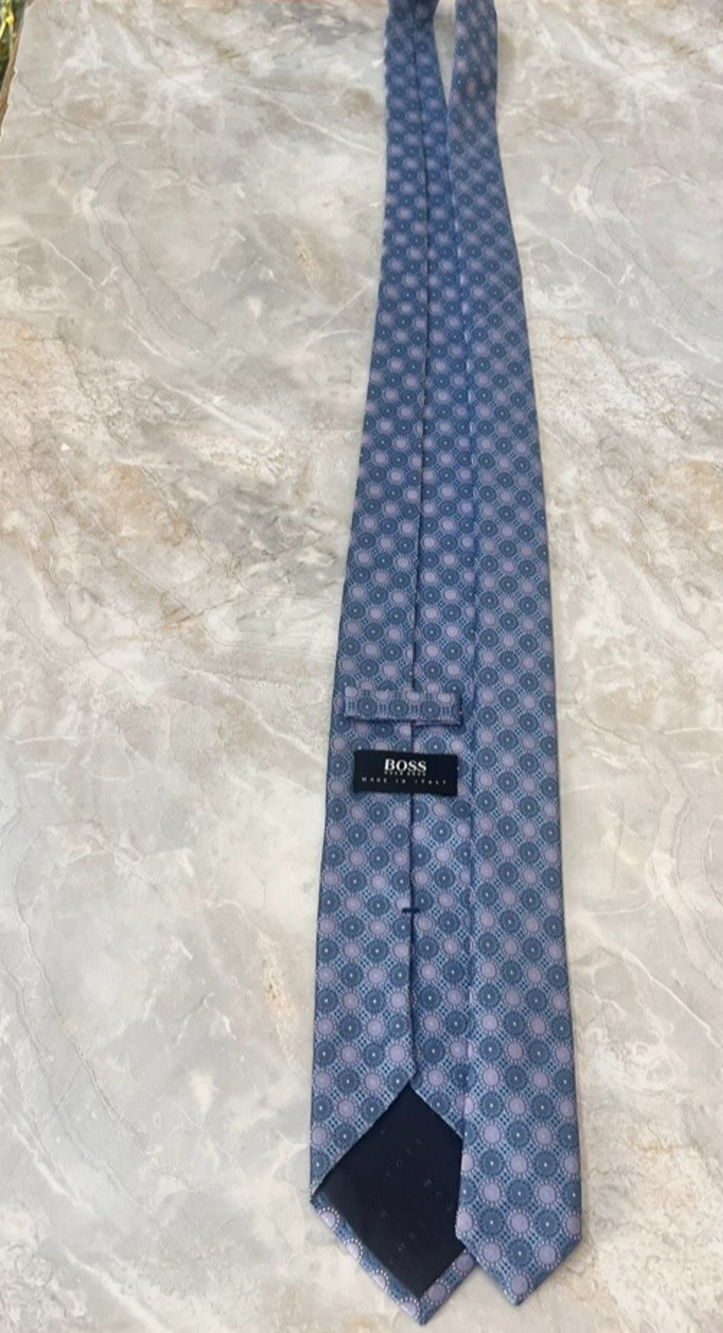 Hugo Boss Made In Italy Blue Purple Medallion Pattern Silk Tie 59"
